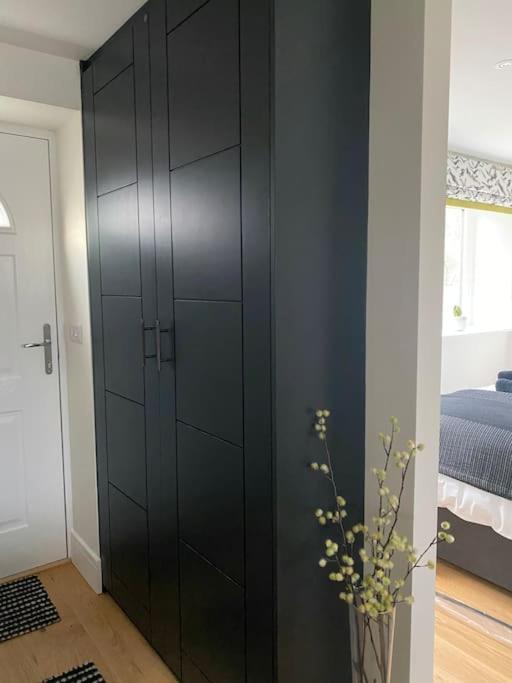 New Studio Apartment - Minutes Walk To Cathedral Salisbury Exterior foto