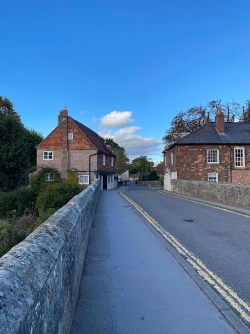 New Studio Apartment - Minutes Walk To Cathedral Salisbury Exterior foto