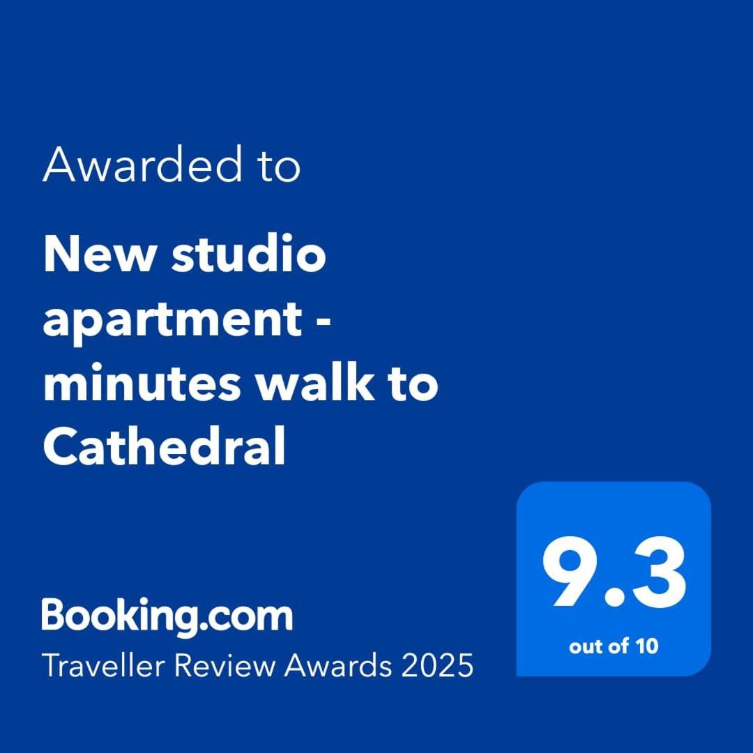 New Studio Apartment - Minutes Walk To Cathedral Salisbury Exterior foto